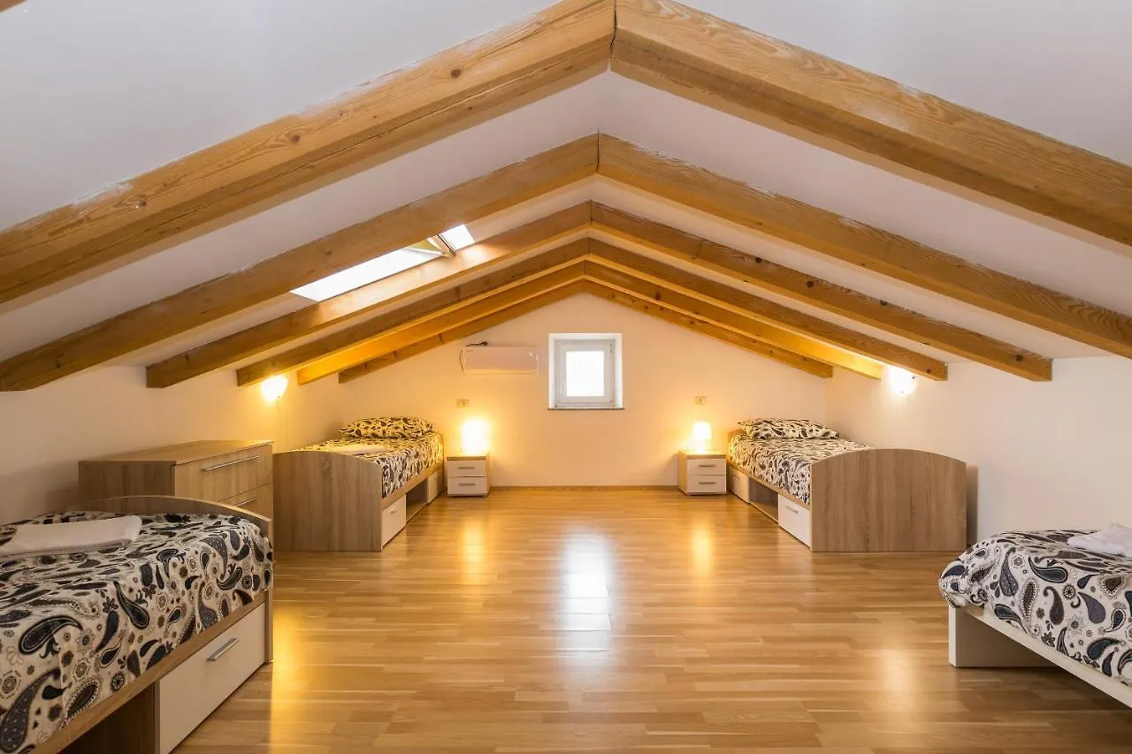 Holiday Home Olga With Pool &Pet Friendly Pula